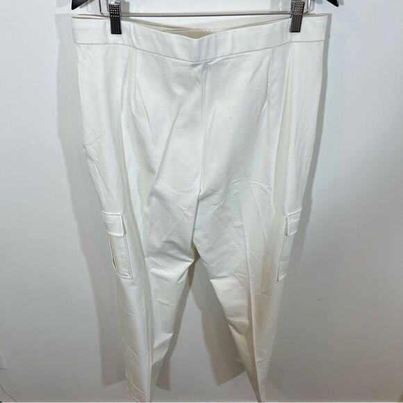 New Isaac Mizrahi! Tall 24/7 Stretch Cargo Ankle Pants in White | Size Tall 16 - Picture 6 of 10